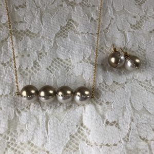 ハーフパールネックレス・ピアス