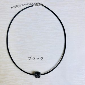 スワロフスキー・クリスタルのチョーカー・ペンダント