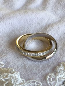 スワロフスキーのリング