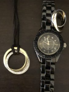 スワロフスキーネックレス