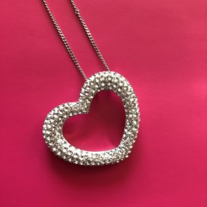 スワロフスキーのハートネックレウ