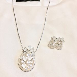 スワロフスキーのネックレスとピアス