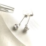 No. 60. 　可愛く揺れるクリスタルボールをノンホール樹脂ピアスで（イヤリングの方に(^^♪）