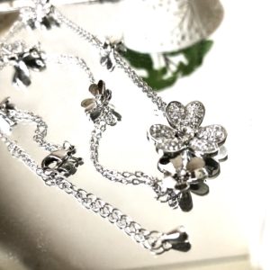 スワロフスキーネックレス