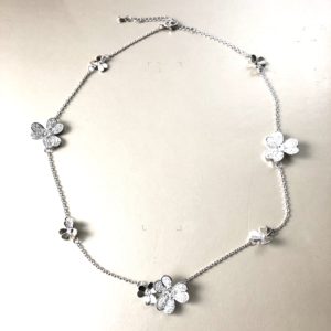 スワロフスキーネックレス