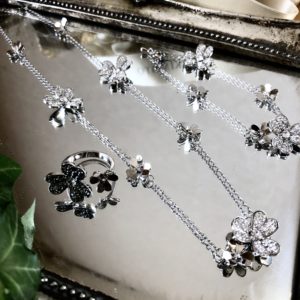 スワロフスキーのアクセサリー