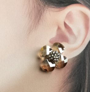 スワロフスキークリスタルのピアス