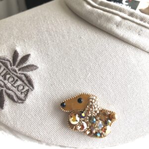 ダックスフンドのきらきらブローチ