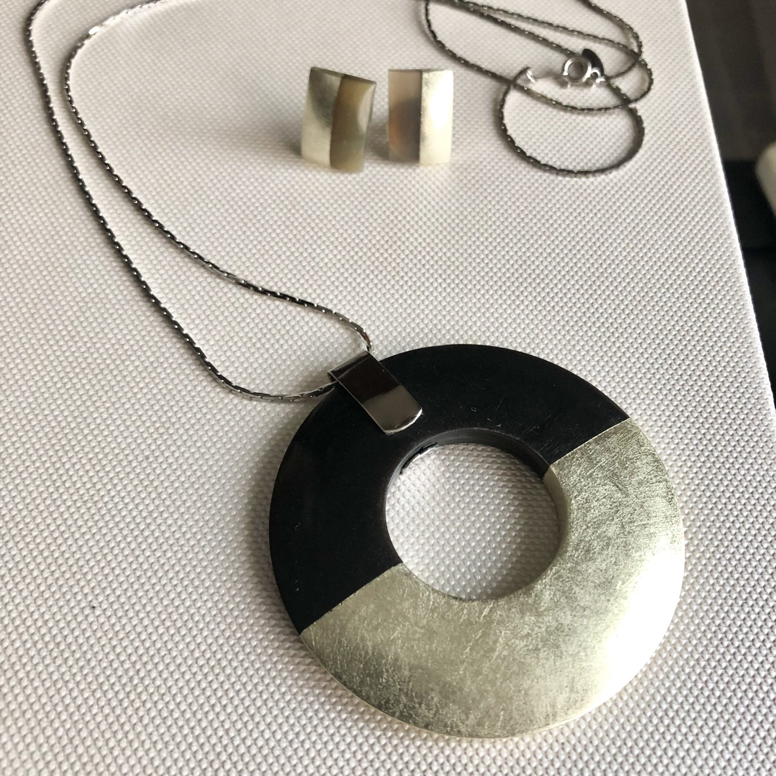 No.72.    和の伝統技術と西洋のアクセサリーが融合した逸品