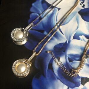 スワロフスキーのネックレス