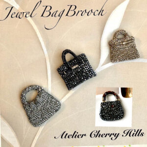 スワロフスキーのブローチ