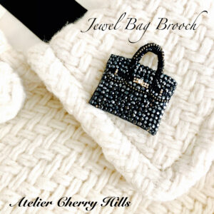 スワロフスキーのブローチ