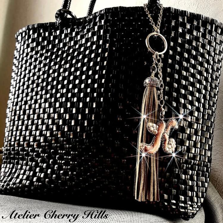 No.118.  軽くて丈夫なイニシャルチャーム