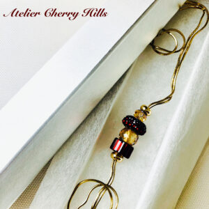 赤いアクセサリー